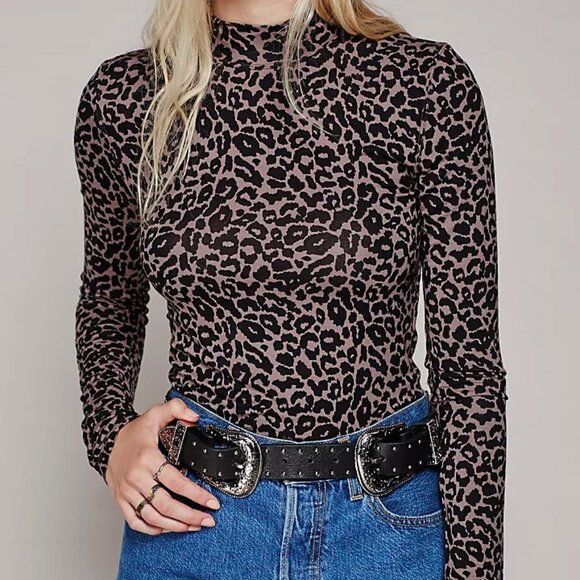 Free People Leopard Animal Print Soft Jersey Mock Neck Long Sleeve Top Button XS - Picture 4 of 15